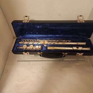 Vintage Gemeinhardt 2SP Silver Plated Flute w/ Black Hard Case Elkhart Indiana